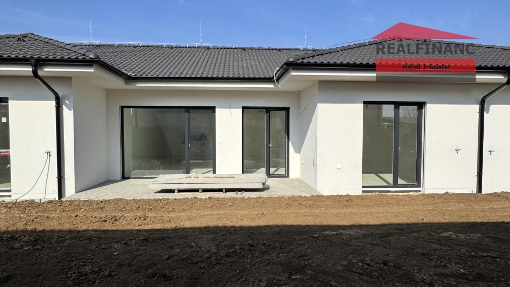 DOKONČENIE PODĽA VL. VÝBERU DO ŠTANDARDU V CENE!! NOVOSTAVBA 4.-izb. RD, hliníkové žalúzie, 2x park. miesto, obec Dolná Krupá