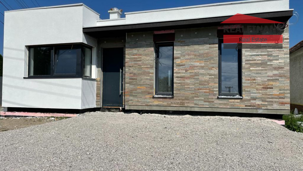 NOVOSTAVBA 4i RD s výbornou dispozíciou, 550m2 slnečný pozemok, obec Pavlice (blízko Trnavy a Senca)