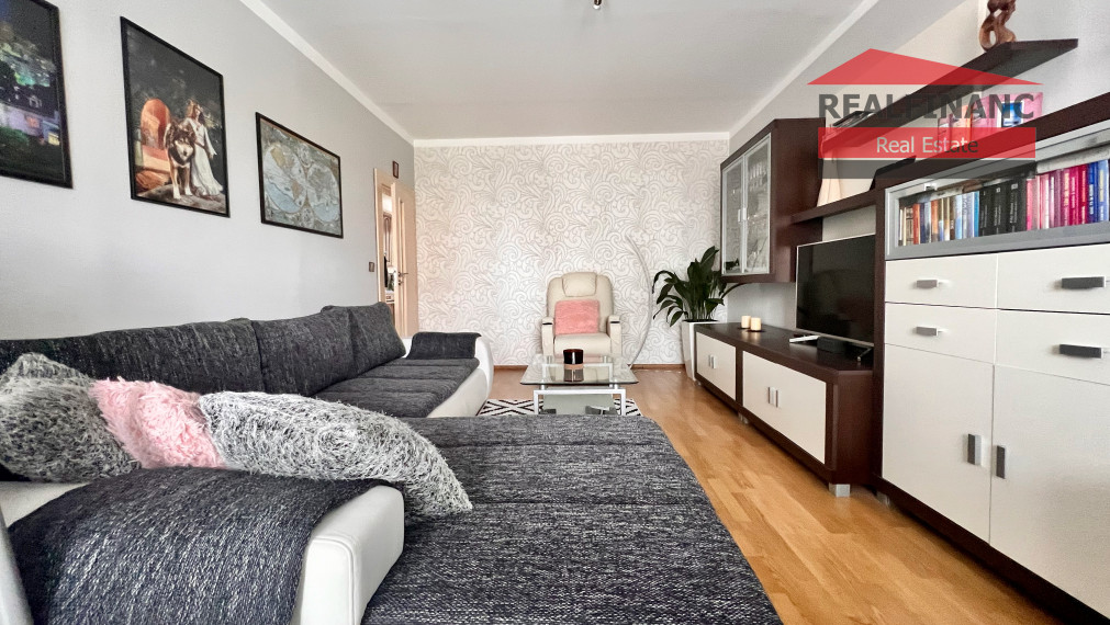 Pekný 2.5 izb. zrekonštruovaný byt s balkónom, 69m2, top lokalita sídl Družba, ul. Vl. Clementisa