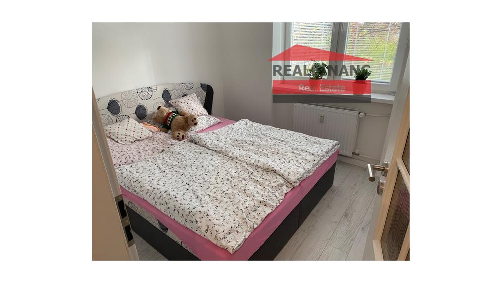 Na prenájom 2 izbový tehlový byt s balkónom pri železničnej stanici a centra mesta