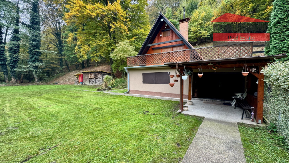 Zariadená 3,5.-izb. chata po rekonštrukcii v malebnej prírode Malých Karpát