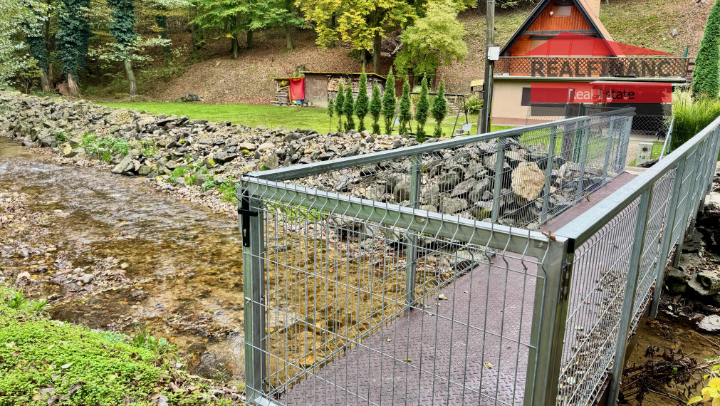 Zariadená 3,5.-izb. chata po rekonštrukcii v malebnej prírode Malých Karpát