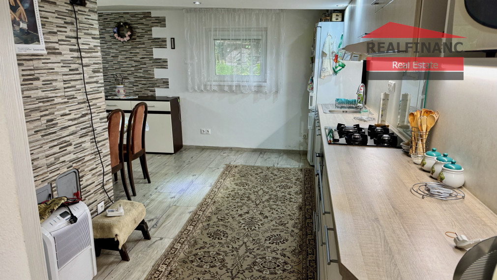 Zariadená 3,5.-izb. chata po rekonštrukcii v malebnej prírode Malých Karpát