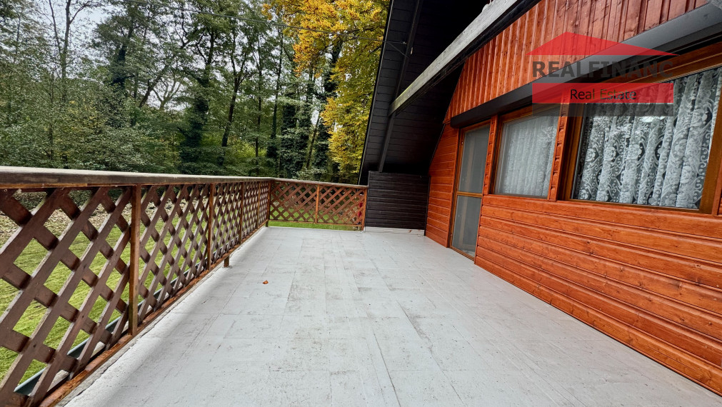 Zariadená 3,5.-izb. chata po rekonštrukcii v malebnej prírode Malých Karpát