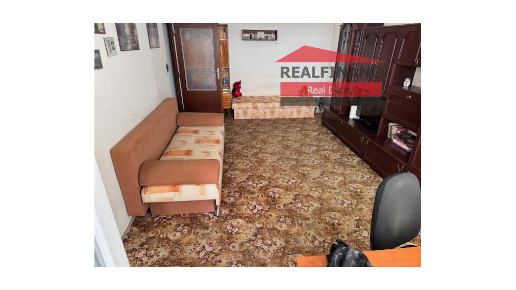 Predám veľký 1 izbový byt 42m2 + 2x lodžia na sídl. Prednádražie v Trnave