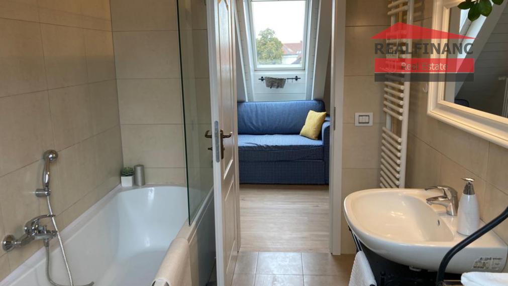 Atypický – vzdušný a murovaný 3-izbový byt s výmerou 80 m2 priamo v centre mesta Trnavy