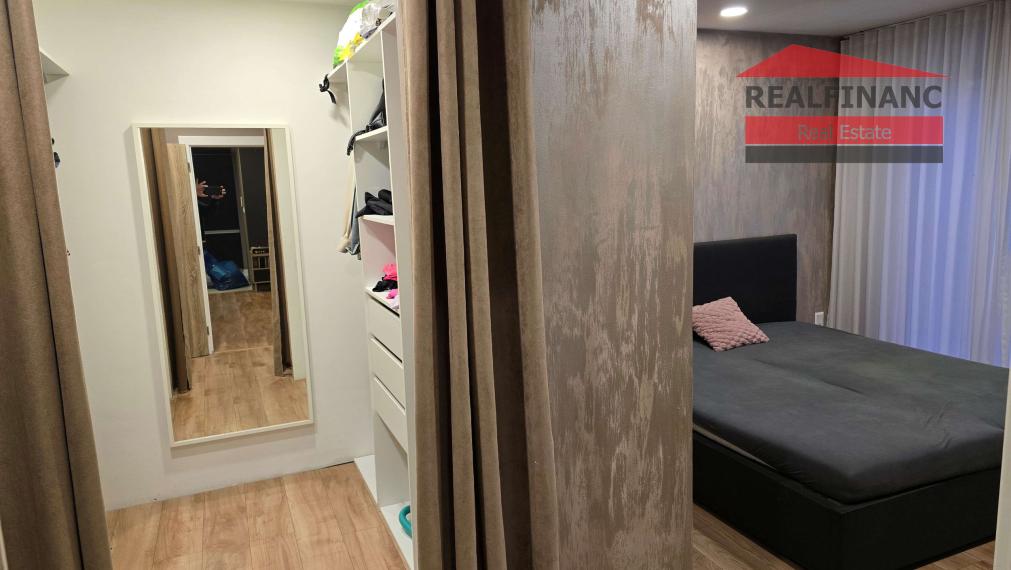 100% aktuálny! 8 ročná novostavba 6 izbového Rodinného Domu s 2 garážou na  pozemku 603 m2.