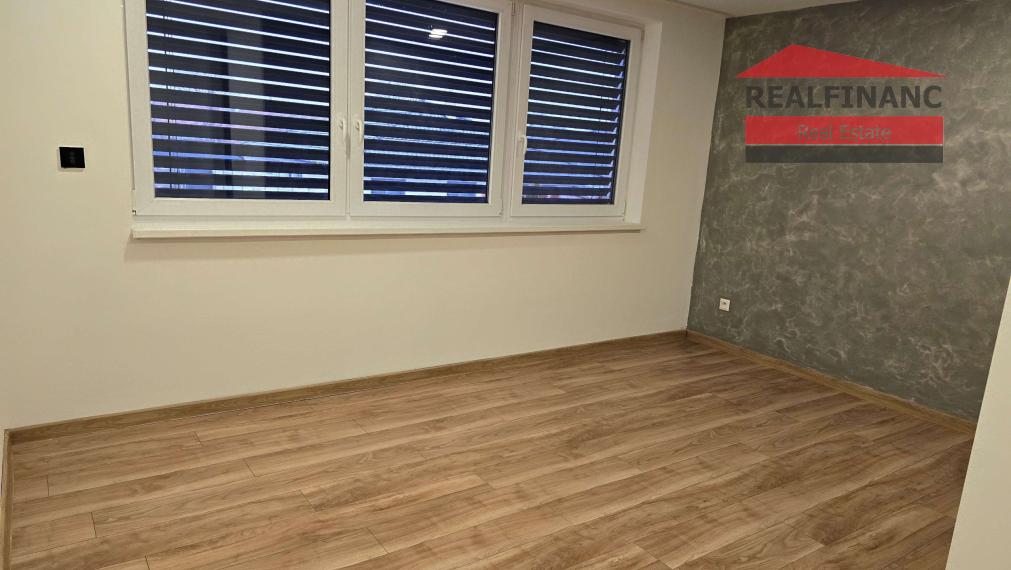 100% aktuálny! 8 ročná novostavba 6 izbového Rodinného Domu s 2 garážou na  pozemku 603 m2.