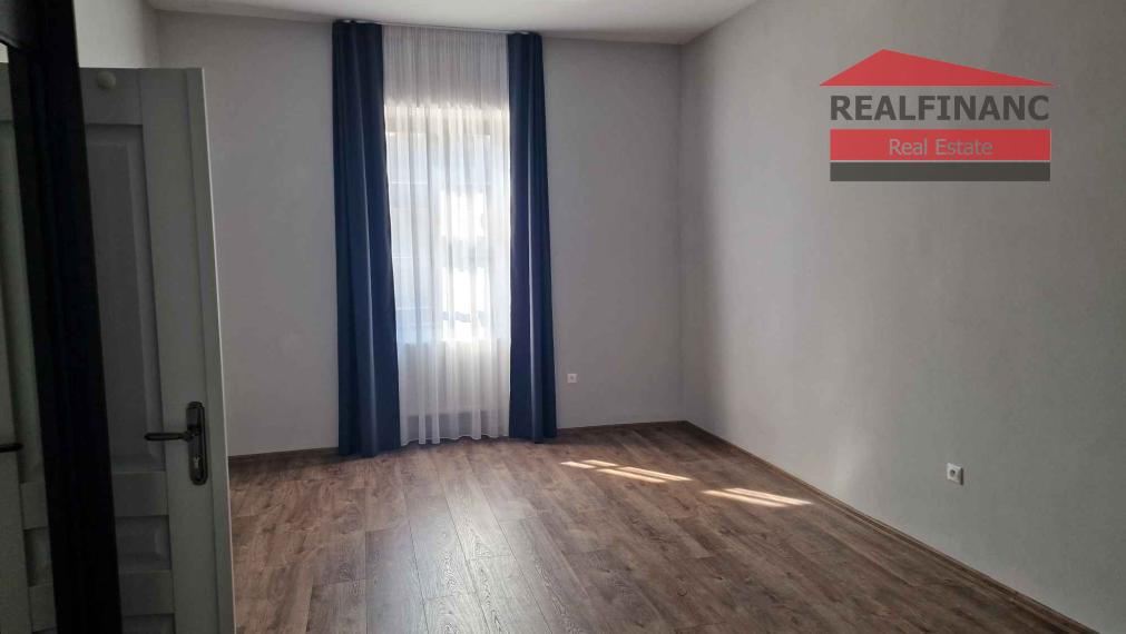 REALFINANC 100% aktuálny – Reprezentatívny moderný priestor v historickom centre mesta Trnava.