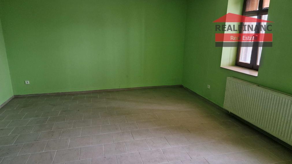 REALFINANC – 100% aktuálny, murovaný skladovací ako aj obchodný objekt, 234 m2 !!!