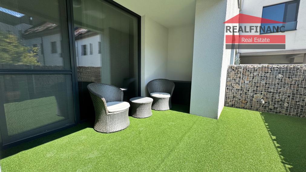 # CITY RESIDENCE # Exkluzívny 2.-izb. kompletne zariadený byt s terasou, 2x šatník, park. miesto, CENTRUM MESTA