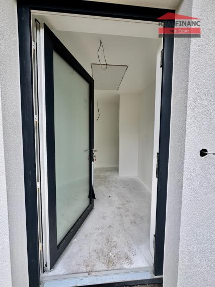 Na predaj NOVOSTAVBA 4.-izb. RD (v radovej zástavbe), hliníkové žalúzie, 2x park. miesto, 140m2 záhrada, obec Dolná Krupá