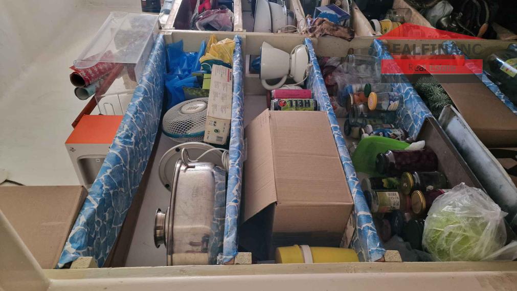 REALFINANC – 100% aktuálny! Čiastočne zrekonštruovaný rodinný dom so samostatnou garážou na pozemku o výmere 703 m2.