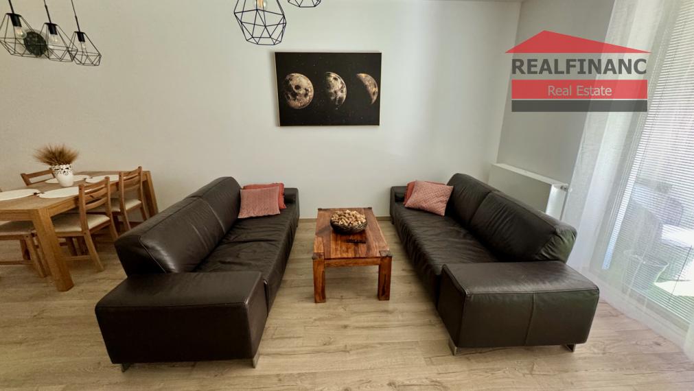 # CITY RESIDENCE # Exkluzívny 2.-izb. kompletne zariadený byt s terasou, 2x šatník, park. miesto, CENTRUM MESTA