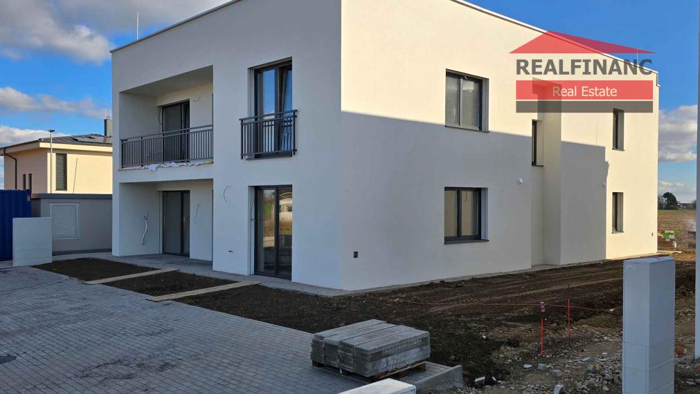REALFINANC – 100% aktuálny! Novostavba 2 izbový murovaný byt 67,28 m2 + 2x parkovacie miesto !!!