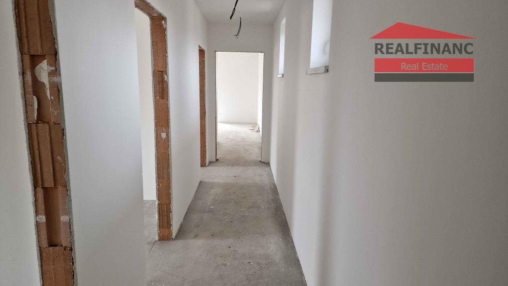 100% aktuálny ! Novostavba 4 izbový Rodinný Dom, 3x parkovacie miesto, pozemok 304 m2, fotovoltaika, Hrnčiarovce nad Parnou !