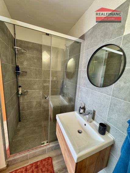 TOP PONUKA!! Na predaj priestranný 6.-izb. dvojgeneračný dom s garážou, 4x kúpeľňa, 612m2 pozemok, obec Smolenice