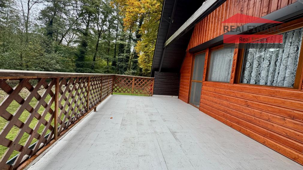 Zariadená 3,5.-izb. chata po rekonštrukcii v malebnej prírode Malých Karpát