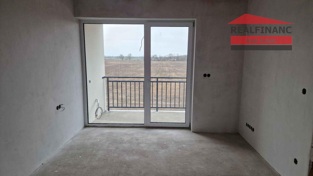 REALFINANC – 100% aktuálny! Novostavba 2 izbový murovaný byt 67,28 m2 v štandarte s kuchynskou linkou !