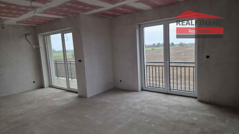 REALFINANC – 100% aktuálny! Novostavba 2 izbový murovaný byt 67,28 m2 v štandarte s kuchynskou linkou !