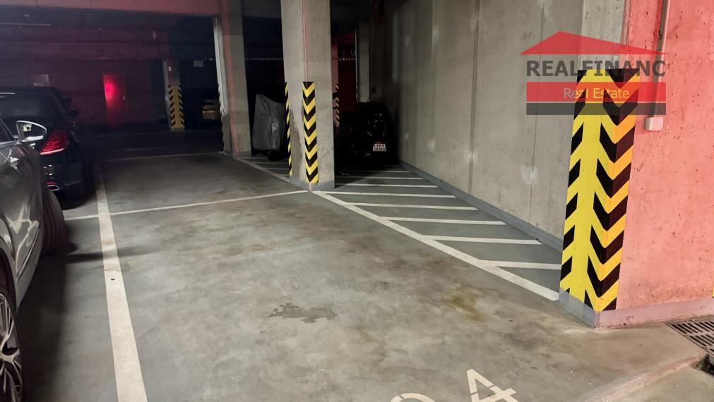 # CITY RESIDENCE # Exkluzívny 2.-izb. kompletne zariadený byt s terasou, 2x šatník, CENTRUM MESTA