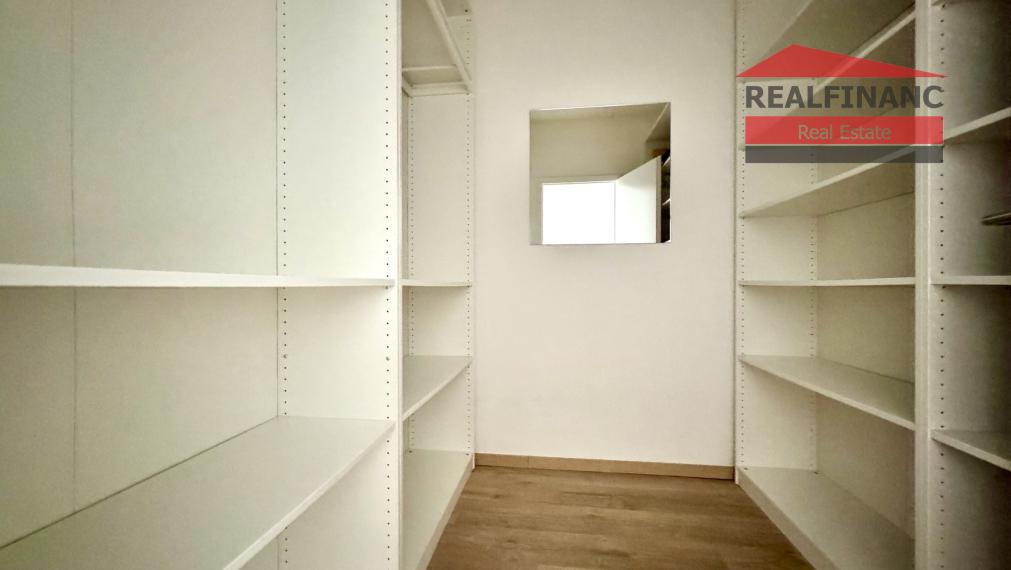 # CITY RESIDENCE # Exkluzívny 2.-izb. kompletne zariadený byt s terasou, 2x šatník, CENTRUM MESTA