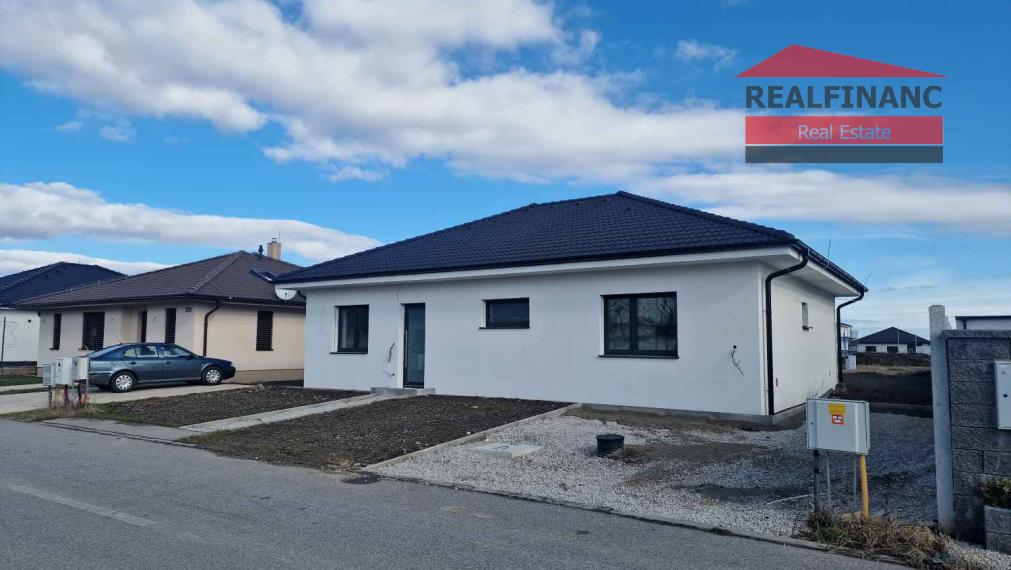 REALFINANC – 100% aktuálny! Novostavba 4 izbový tehlový rodinný dom byt 122 m2 + 3 x parkovacie miesto!