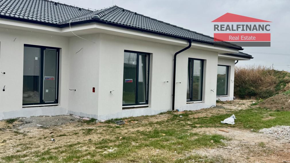 DOKONČENIE PODĽA VL. VÝBERU DO ŠTANDARDU V CENE!! NOVOSTAVBA 4.-izb. RD, hliníkové žalúzie, 2x park. miesto, obec Dolná Krupá