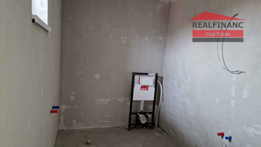 100% aktuálny ! Novostavba 4 izbový Rodinný Dom, 3x parkovacie miesto, pozemok 304 m2, fotovoltaika, Hrnčiarovce nad Parnou !