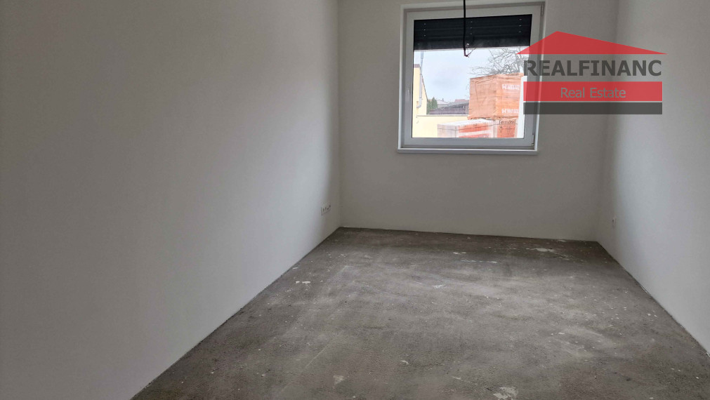 100% aktuálny ! Novostavba 4 izbový Rodinný Dom, 3x parkovacie miesto, pozemok 304 m2, fotovoltaika, Hrnčiarovce nad Parnou !