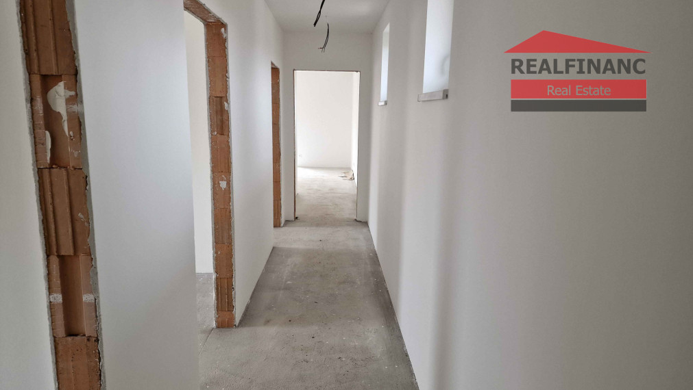 100% aktuálny ! Novostavba 4 izbový Rodinný Dom, 3x parkovacie miesto, pozemok 304 m2, fotovoltaika, Hrnčiarovce nad Parnou !