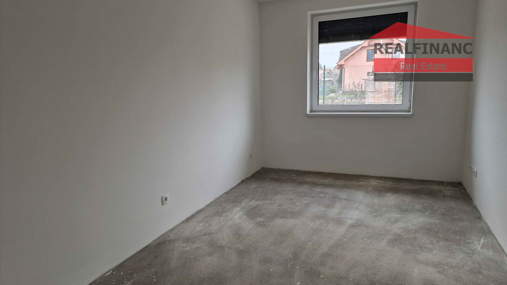 100% aktuálny ! Novostavba 4 izbový Rodinný Dom, 3x parkovacie miesto, pozemok 582 m2, fotovoltaika, Hrnčiarovce nad Parnou !