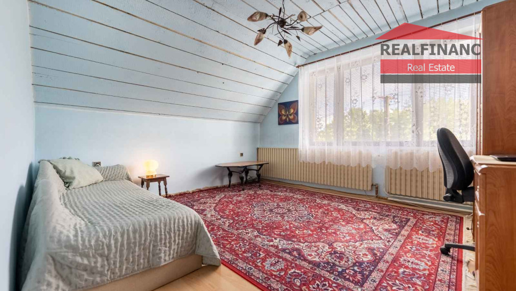 REALFINANC – 100% aktuálny! 35 ročný - 5 izbový rodinný dom s garážou, pozemok 692 m2, Opoj !