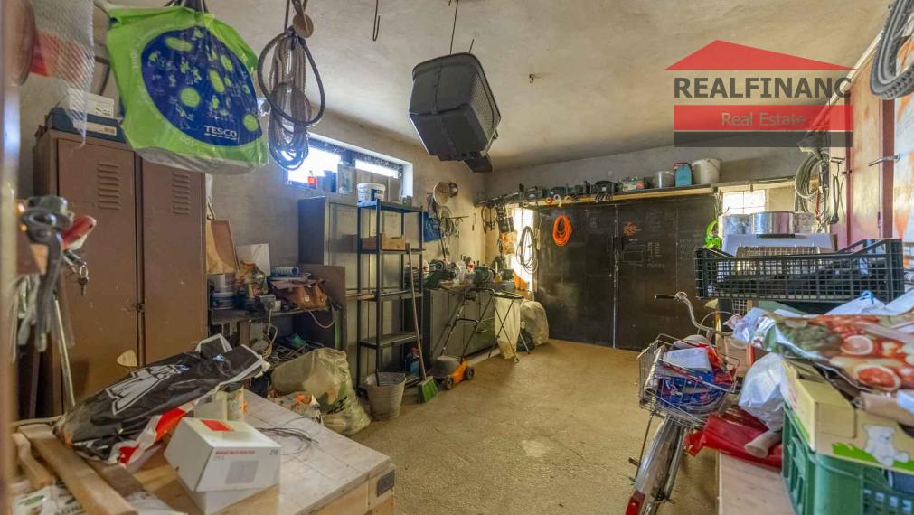 REALFINANC – 100% aktuálny! 35 ročný - 5 izbový rodinný dom s garážou, pozemok 692 m2, Opoj !