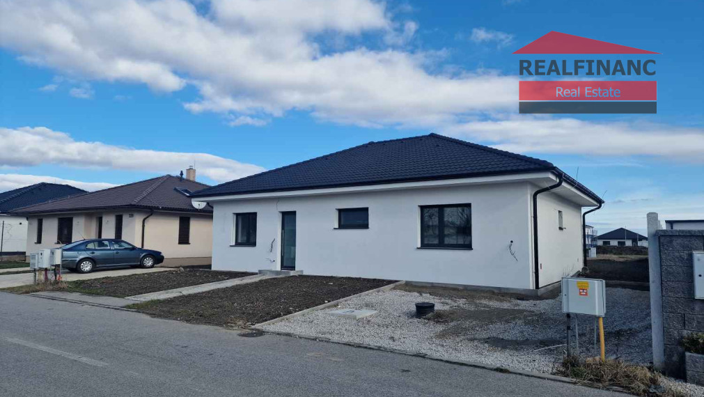 REALFINANC – 100% aktuálny! Novostavba 4 izbový tehlový rodinný dom byt 122 m2 + 3 x parkovacie miesto!