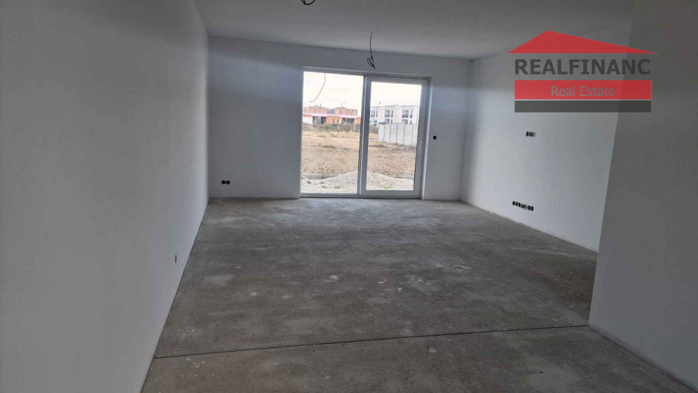 REALFINANC – 100% aktuálny! Novostavba 4 izbový tehlový rodinný dom byt 122 m2 + 3 x parkovacie miesto!