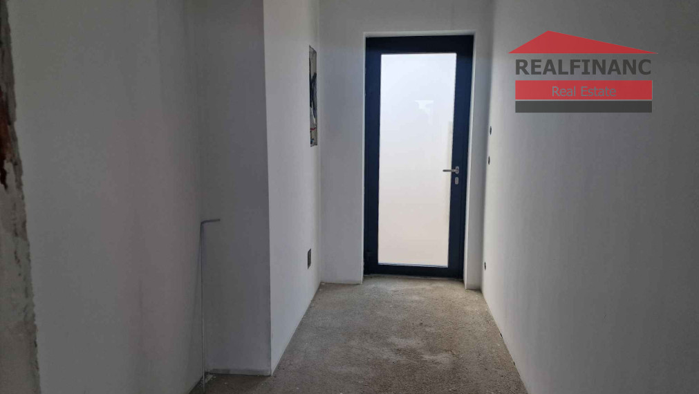 REALFINANC – 100% aktuálny! Novostavba 4 izbový tehlový rodinný dom byt 122 m2 + 3 x parkovacie miesto!