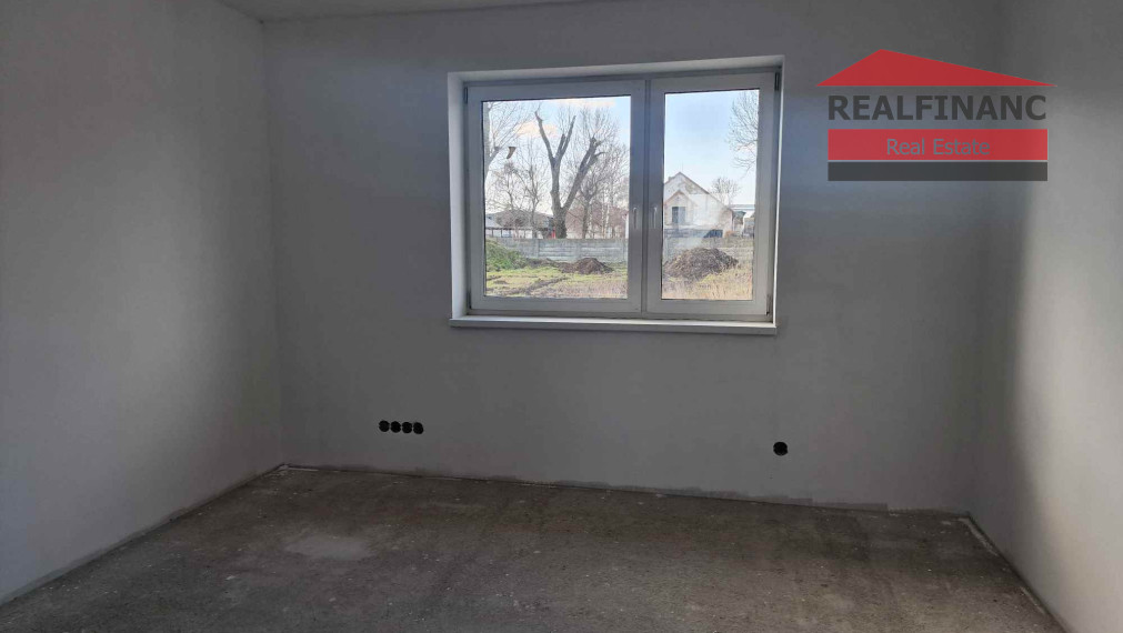 REALFINANC – 100% aktuálny! Novostavba 4 izbový tehlový rodinný dom byt 122 m2 + 3 x parkovacie miesto!
