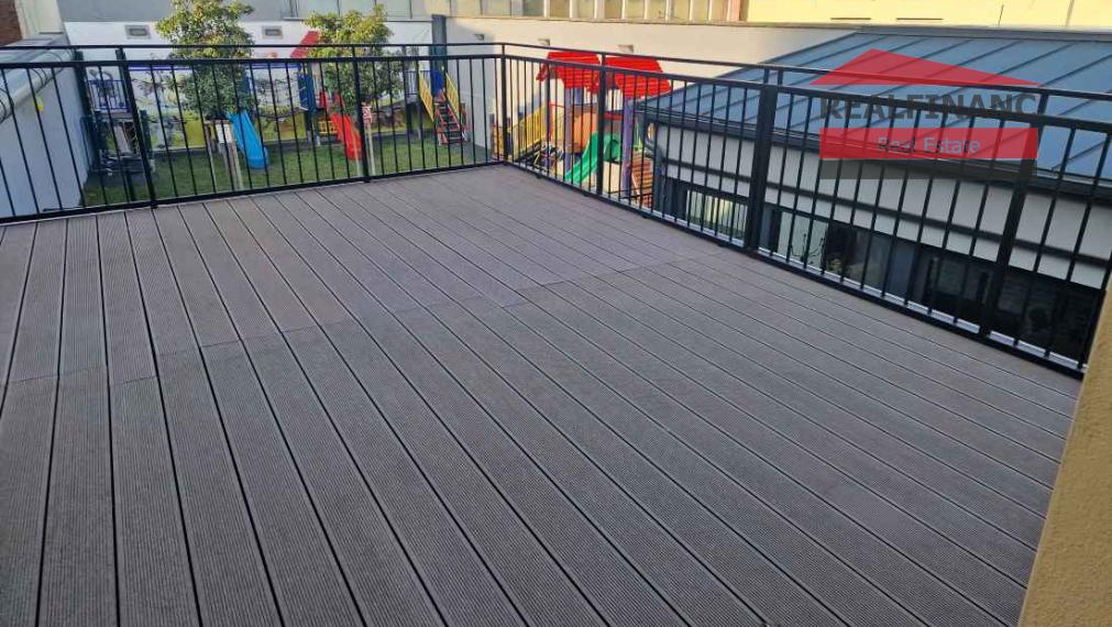 REALFINANC 100% aktuálny – Reprezentatívny moderný priestor v historickom centre mesta Trnava.