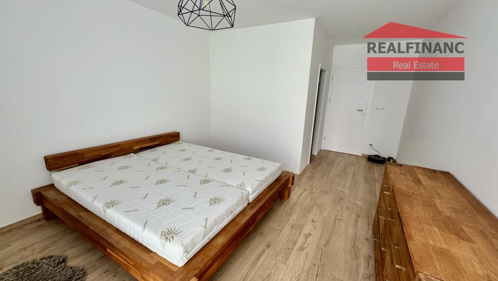 # CITY RESIDENCE # Exkluzívny 2.-izb. kompletne zariadený byt s terasou, 2x šatník, CENTRUM MESTA