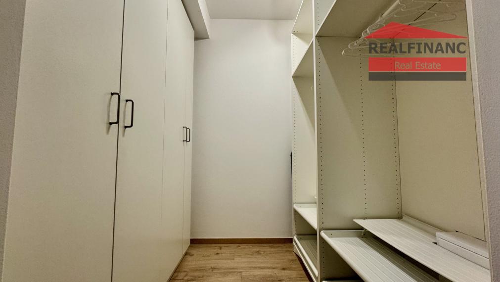 # CITY RESIDENCE # Exkluzívny 2.-izb. kompletne zariadený byt s terasou, 2x šatník, CENTRUM MESTA