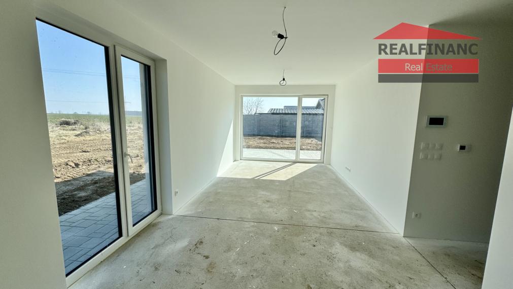 DOKONČENIE PODĽA VL. VÝBERU DO ŠTANDARDU V CENE!! NOVOSTAVBA 4.-izb. RD, hliníkové žalúzie, 2x park. miesto, obec Dolná Krupá