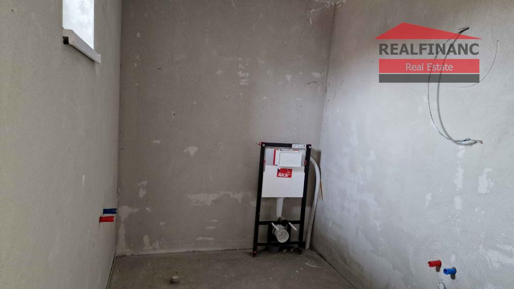 100% aktuálny ! Novostavba 4 izbový Rodinný Dom, 3x parkovacie miesto, pozemok 304 m2, fotovoltaika, Hrnčiarovce nad Parnou !