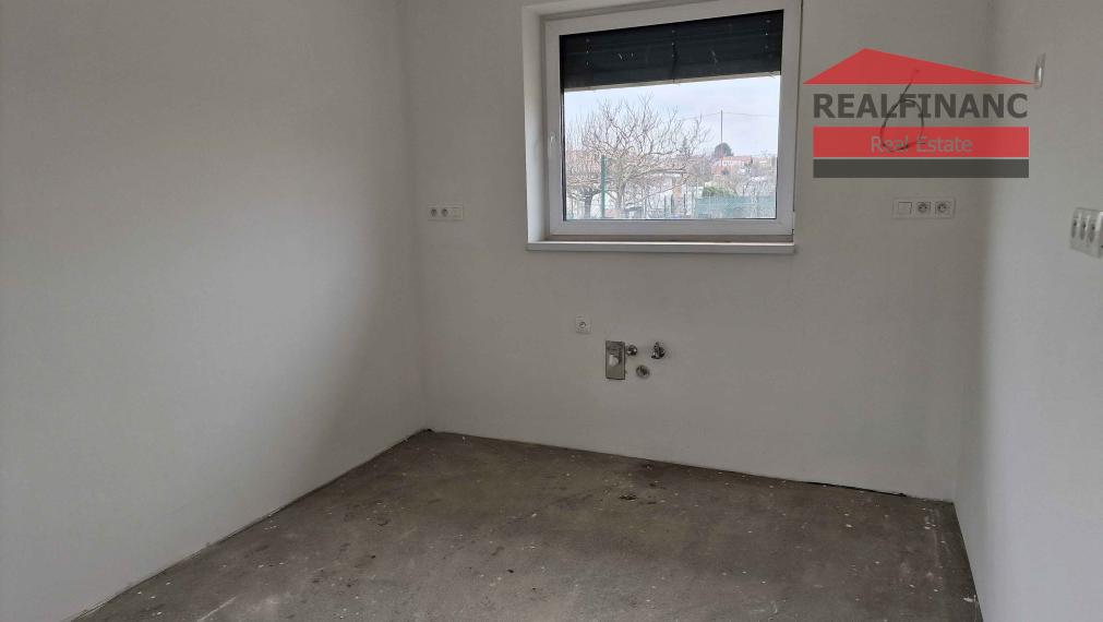 100% aktuálny ! Novostavba 4 izbový Rodinný Dom, 3x parkovacie miesto, pozemok 582 m2, fotovoltaika, Hrnčiarovce nad Parnou !