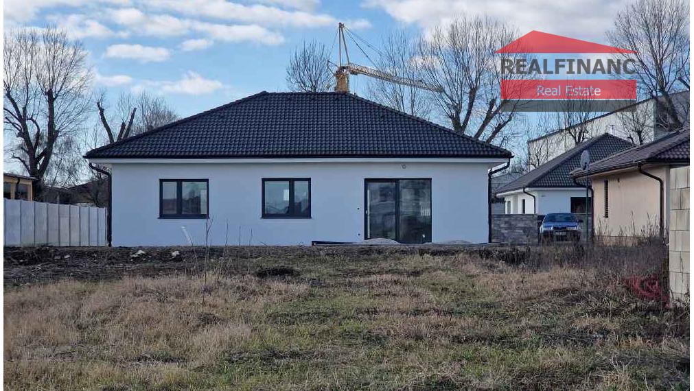 REALFINANC – 100% aktuálny! Novostavba 4 izbový tehlový rodinný dom byt 122 m2 + 3 x parkovacie miesto!