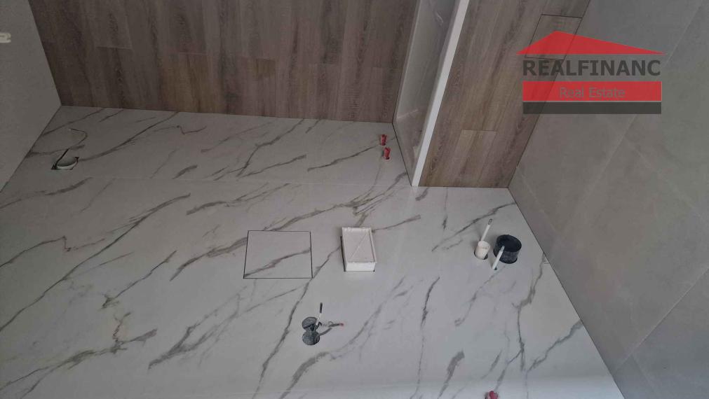 REALFINANC – 100% aktuálny! Novostavba 2 izbový murovaný byt 67,28 m2 v štandarte s kuchynskou linkou !