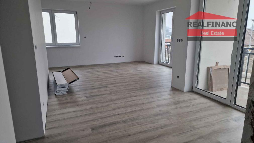 REALFINANC – 100% aktuálny! Novostavba 2 izbový murovaný byt 67,28 m2 v štandarte s kuchynskou linkou !