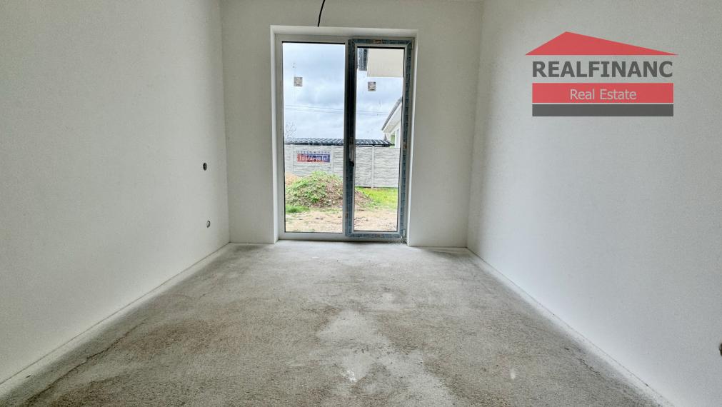 POSLEDNÝ VOĽNÝ, dokončenie v štandarde!!! NOVOSTAVBA 4.-izb. RD, hliníkové žalúzie, 2x park. miesto, obec Dolná Krupá