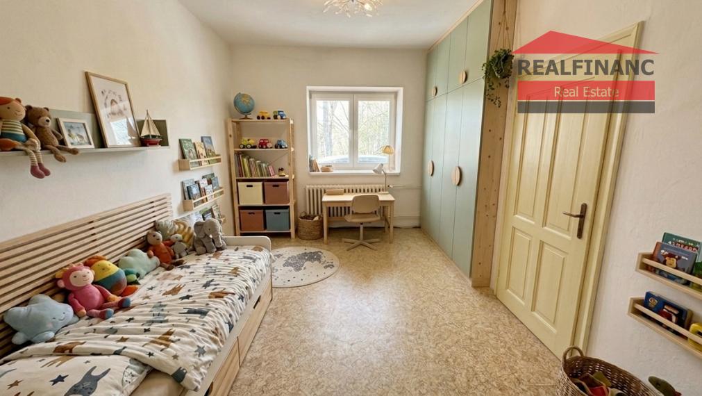 Na predaj rodinný dom s 10 árovým pozemkom a podnikateľským potenciálom v obci Veľké Kostoľany