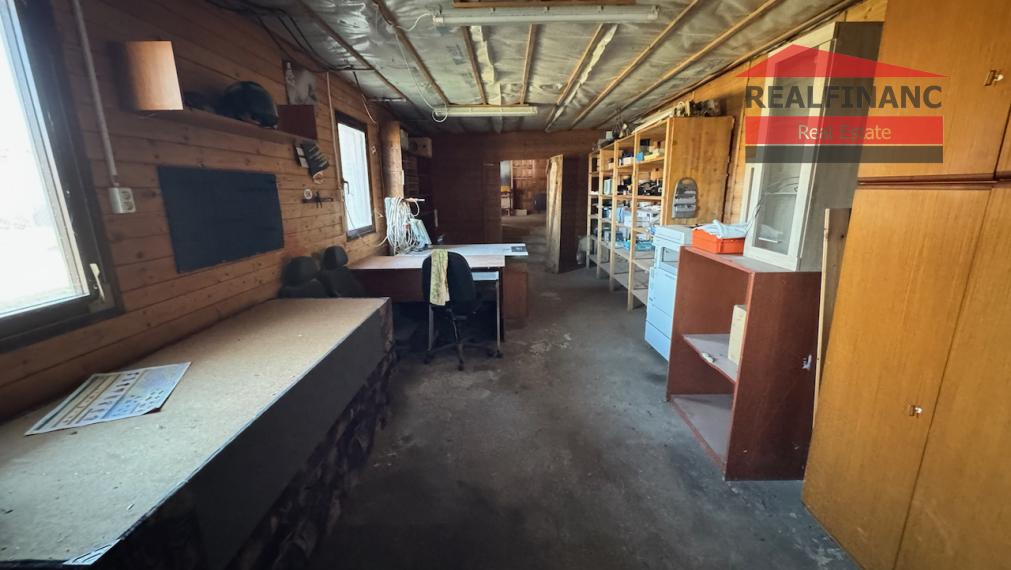 Na predaj rodinný dom s 10 árovým pozemkom a podnikateľským potenciálom v obci Veľké Kostoľany